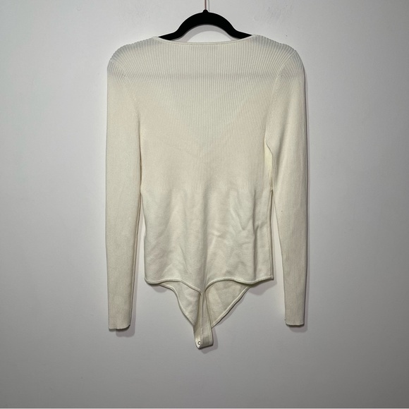 Abercombie & Fitch women's Cream long sleeve v neck ribbed bodysuit in size L - Picture 7 of 8